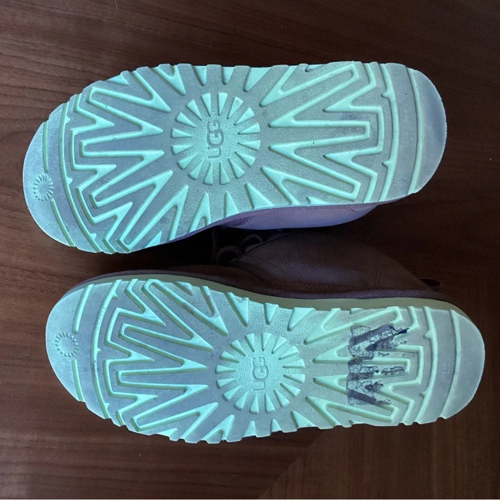 ‼️BF SALE‼️UGG Neumal Chestnut Brown Boots with  Lime Green Bottoms - Picture 6 of 10